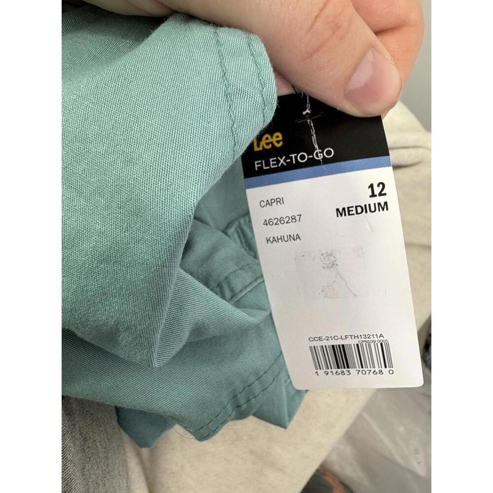 Lee Women's Mint Green Cargo Capris - Picture 8 of 9